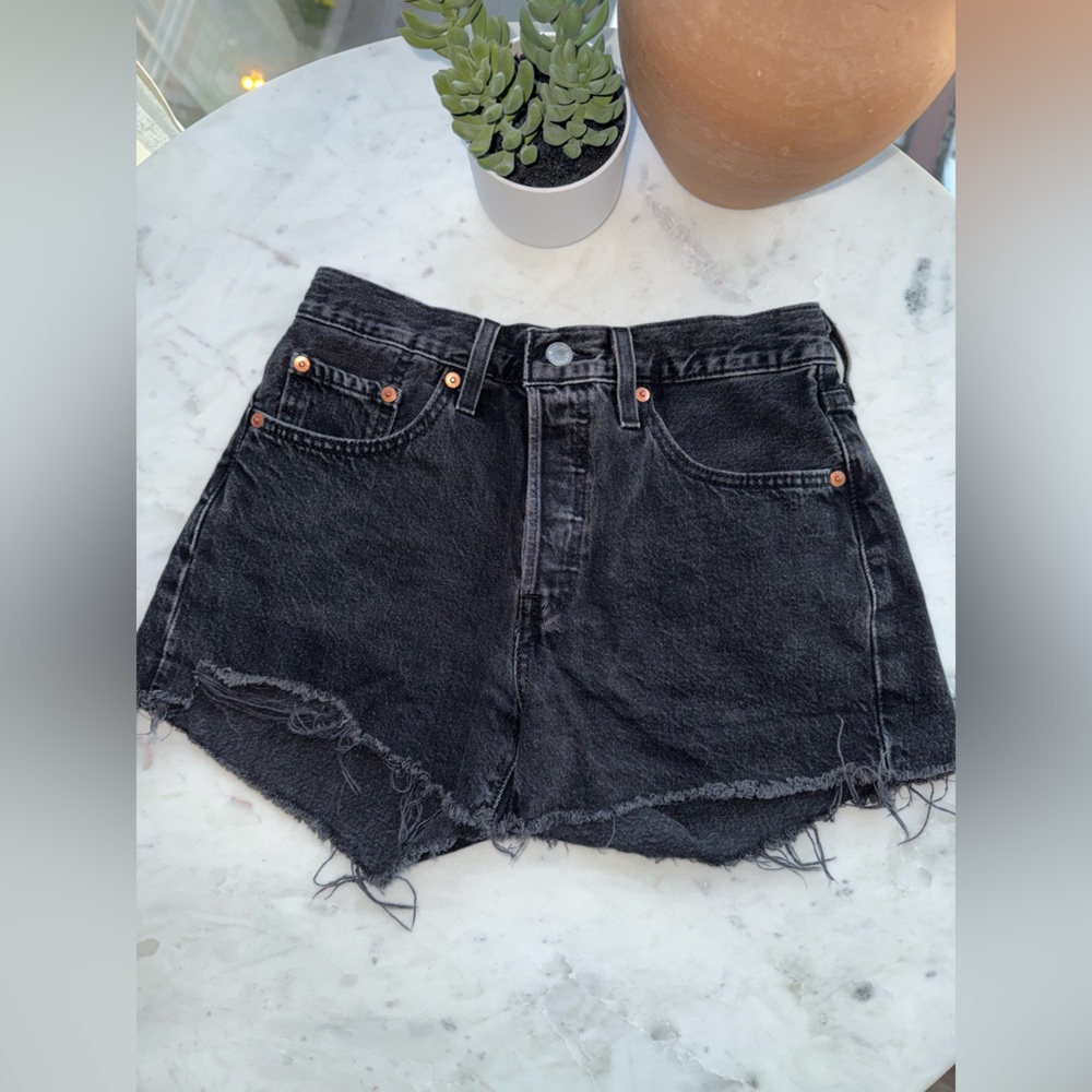 Levi’s 501® ORIGINAL FIT HIGH RISE WOMEN'S SHORTS - Black